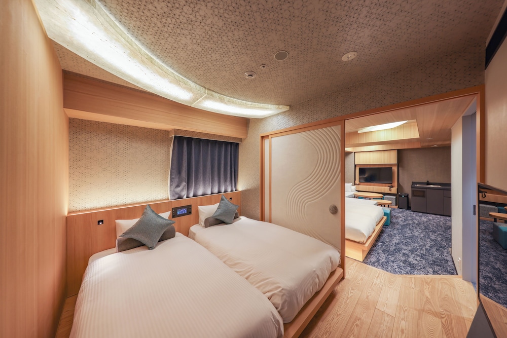 Deluxe Fourth Room with 2 Extra Sofa Beds, Non Smoking - Photo 5
