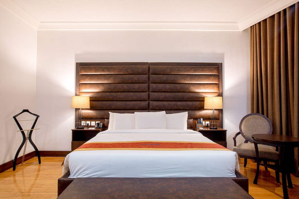 Executive Room - Photo 2