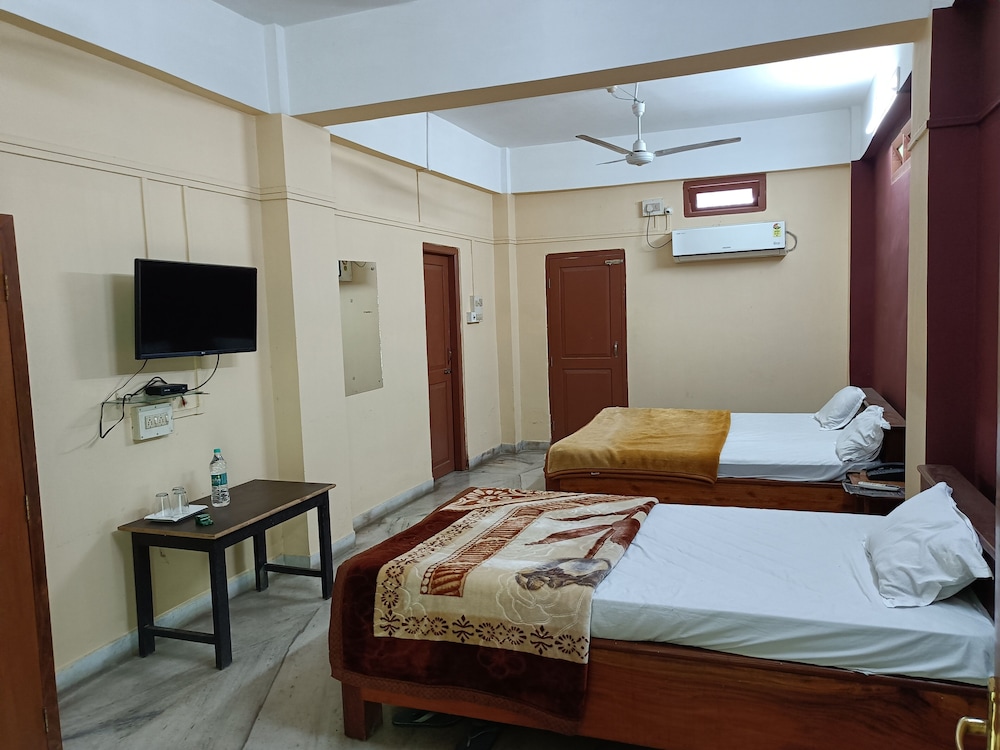 Deluxe Room - Photo 3