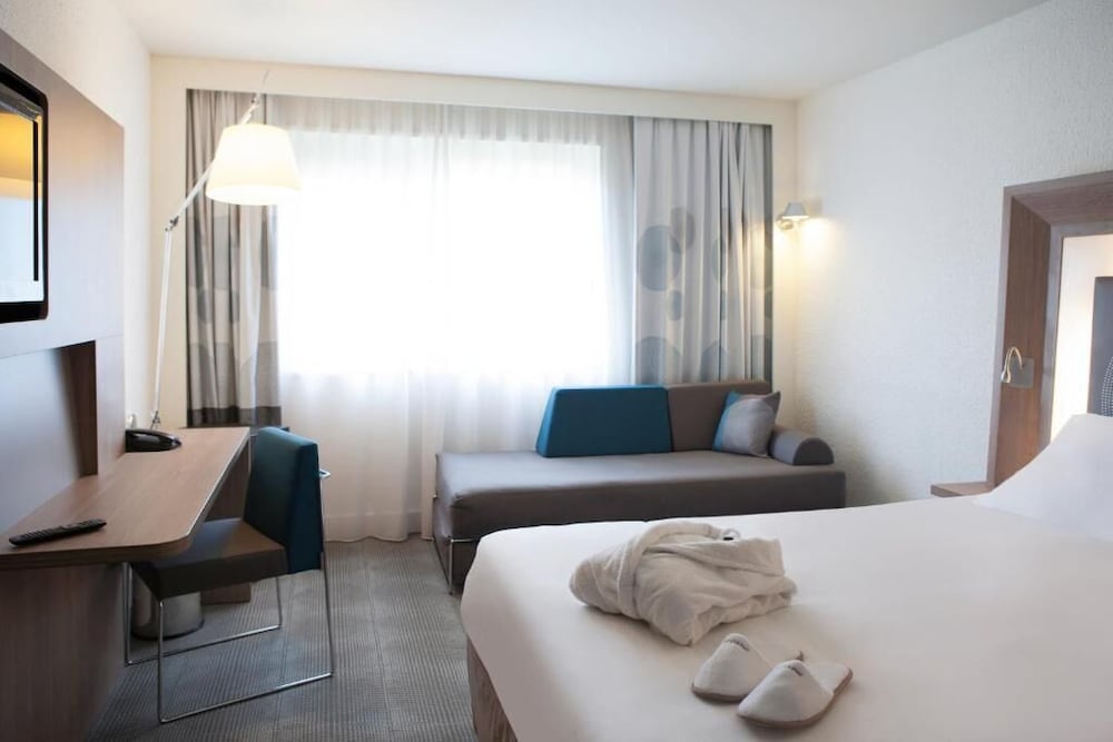Executive Room, 1 Queen Bed with Sofa bed photo 2