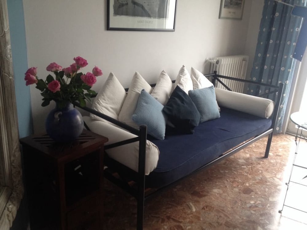 Panoramic Studio, 1 King Bed, Kitchen, Sea View photo 2