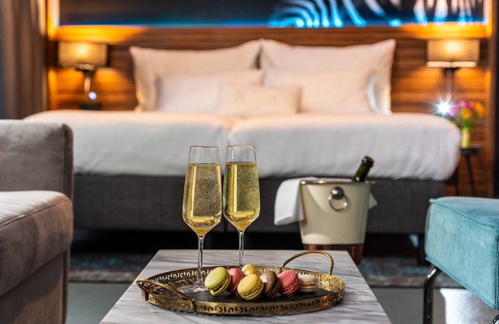 Junior Suite (NYX Suite)