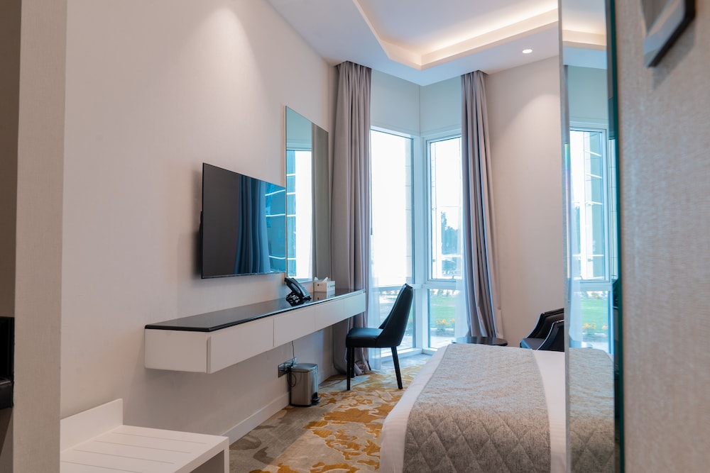 Standard Room, 1 Queen Bed photo 3