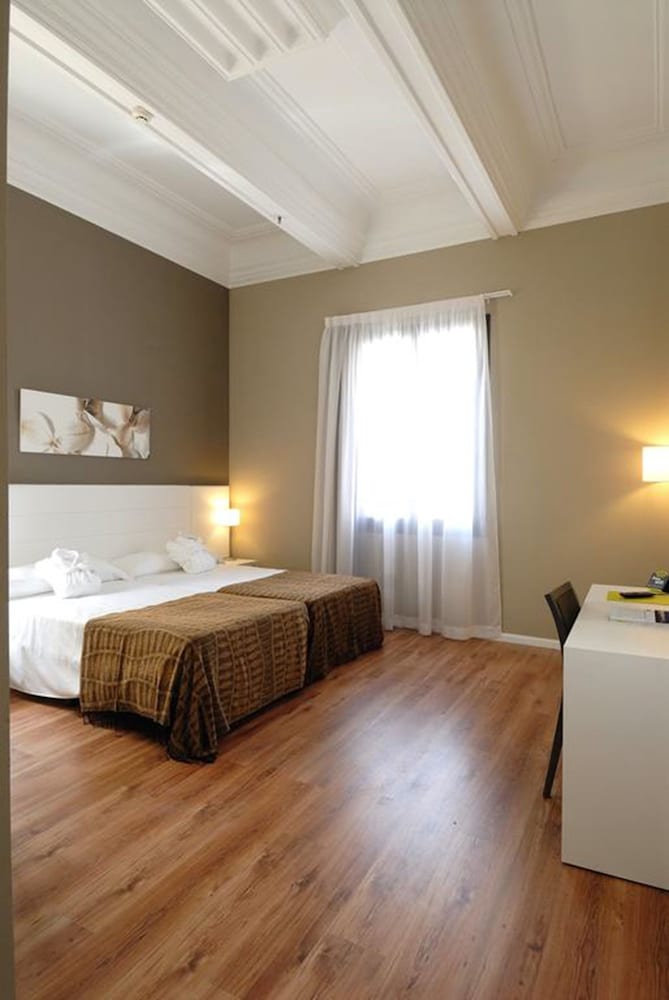 Double Room - Photo 5