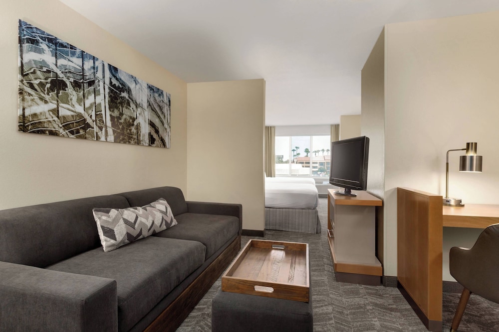 Suite, 2 Queen Beds - Photo 3