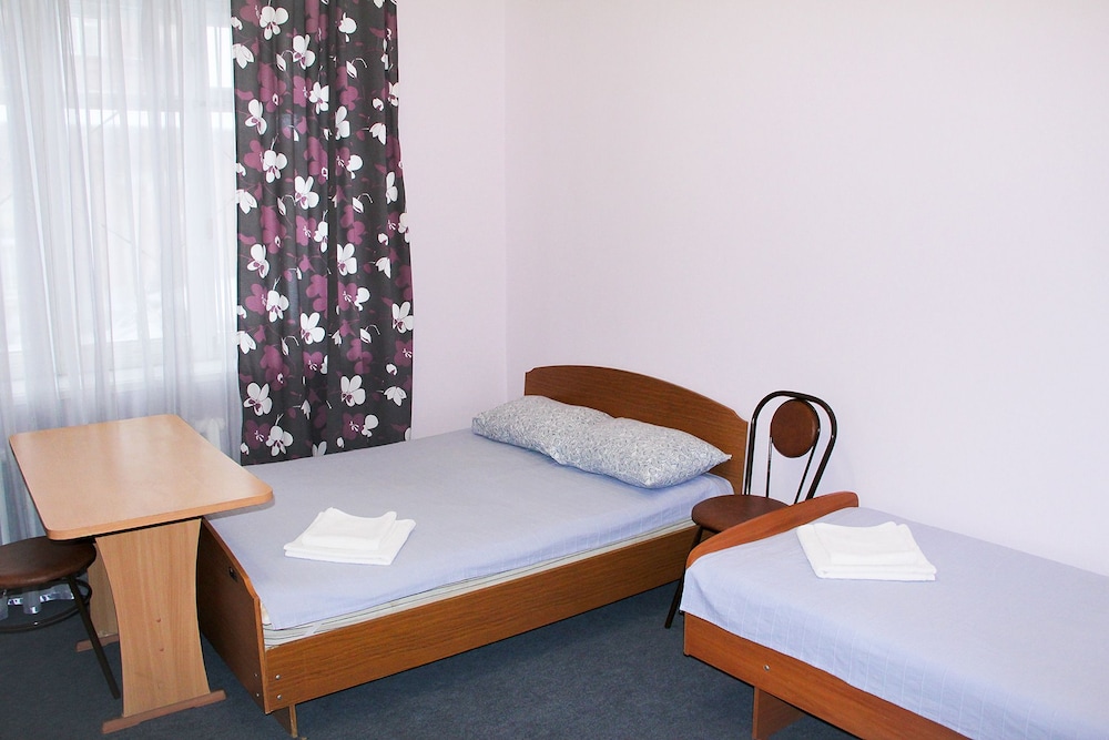 Economy Triple Room photo 1