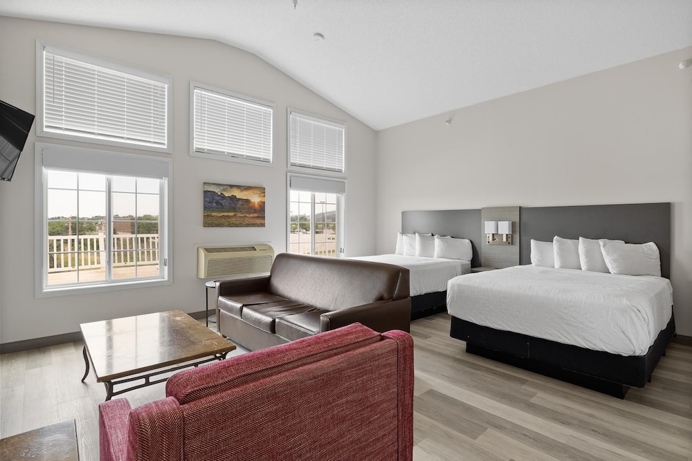 Deluxe Studio, 2 Queen Beds - Photo 1