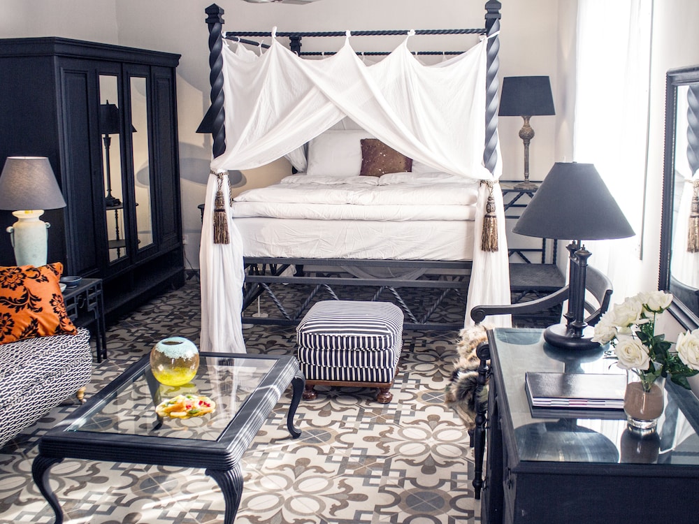 Executive Studio Suite