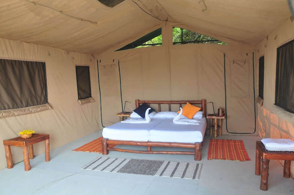 Deluxe Tent photo 1