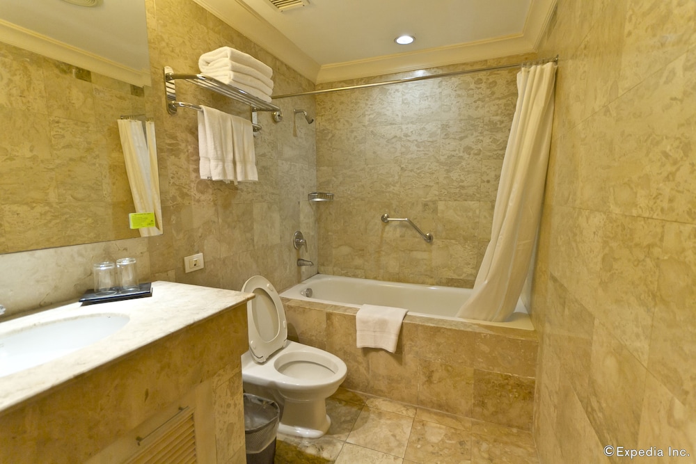 Deluxe Suite (2-bedroom) - Photo 6