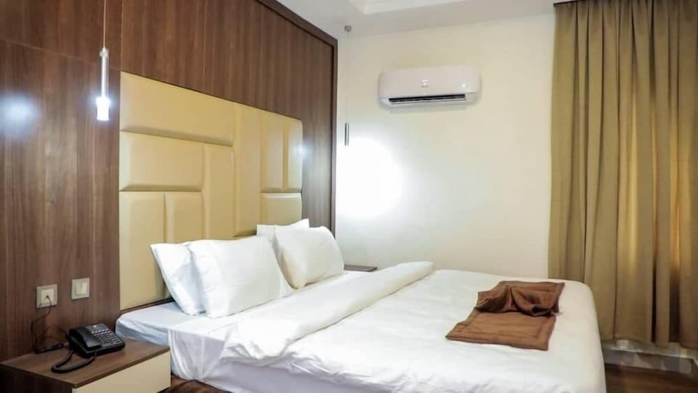 Single Room, City View