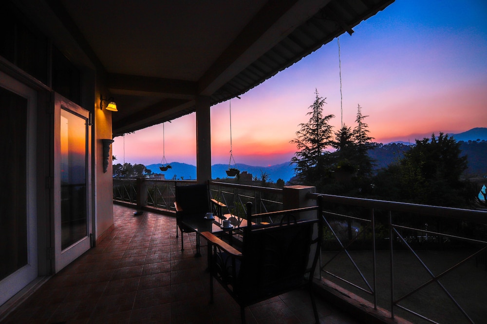 Lake View Suite photo 2