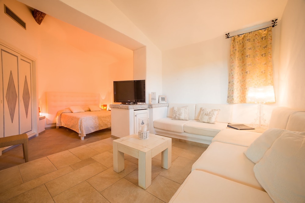 Superior Double Room, Patio, Sea View - Photo 2
