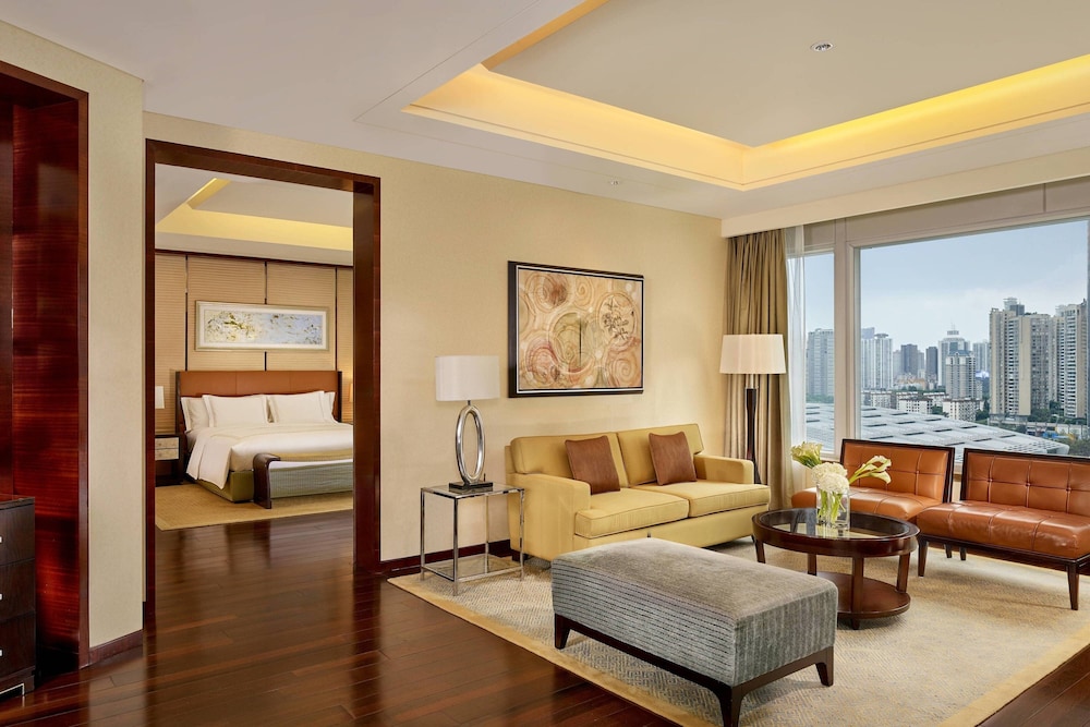 Premier Suite - Photo 1