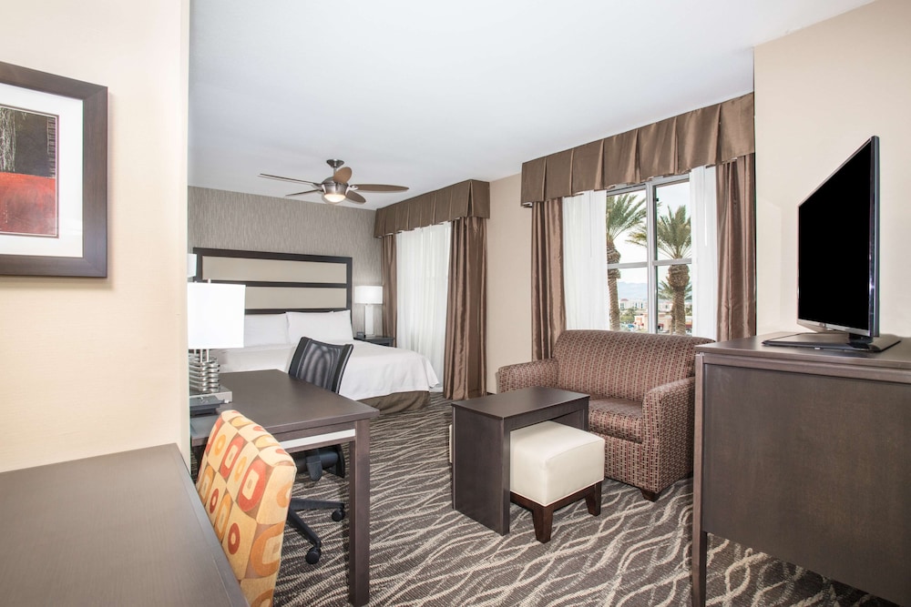Suite, Multiple Beds, Non Smoking - Photo 5
