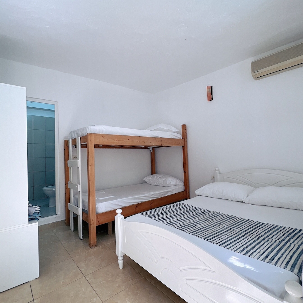Basic Quadruple Room, Multiple Beds