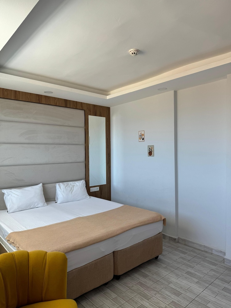 Standard Double Room, Balcony, Lake View