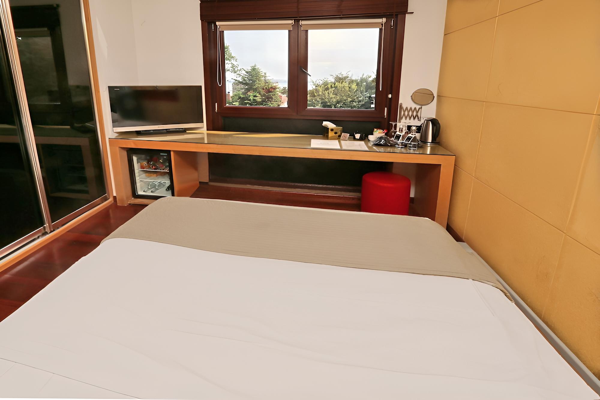 Economy Double Room photo 2