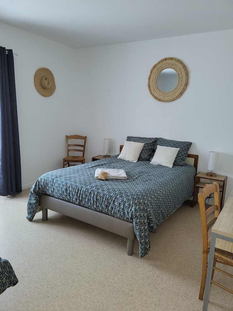 Room, Multiple Beds, Non Smoking, Private Bathroom