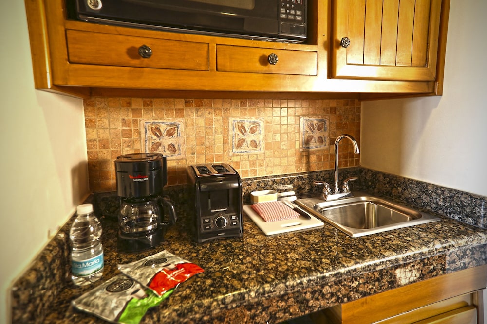 Deluxe Junior Suite - Photo 4