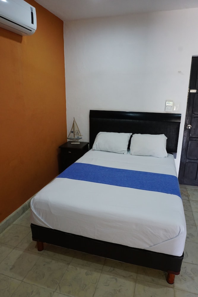 Basic Room, 1 Double Bed photo 2