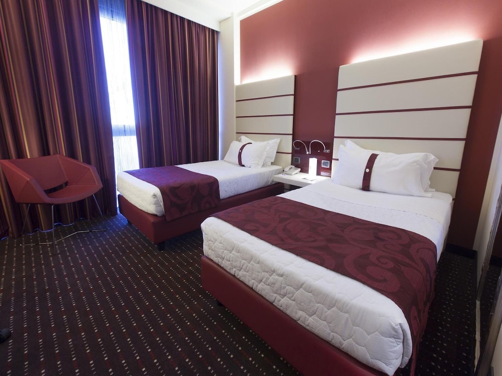Classic Twin Room - Photo 3