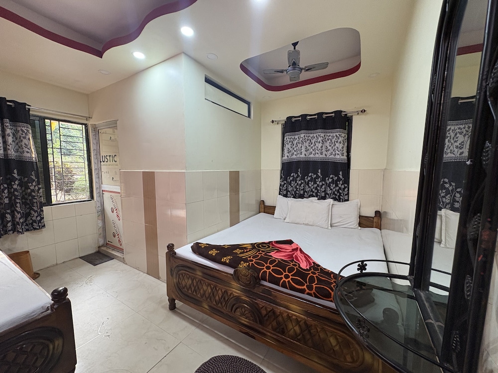 Royal Double Room, City View photo 3