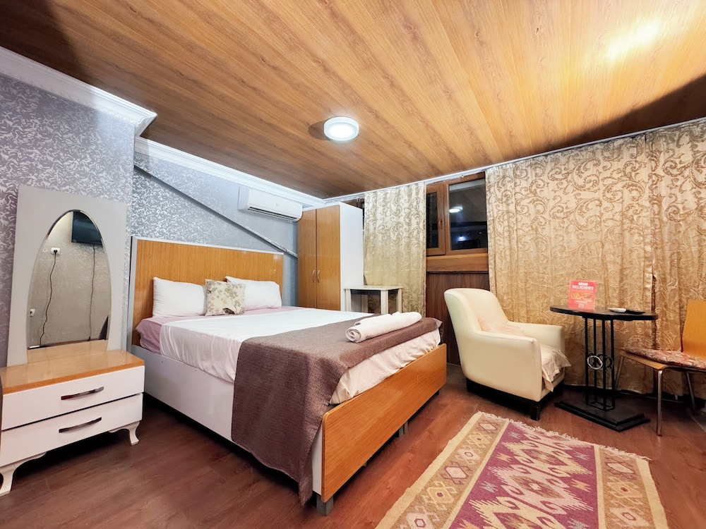 Exclusive Triple Room, 1 Double Bed with Sofa bed, Non Smoking, Kitchenette photo 2