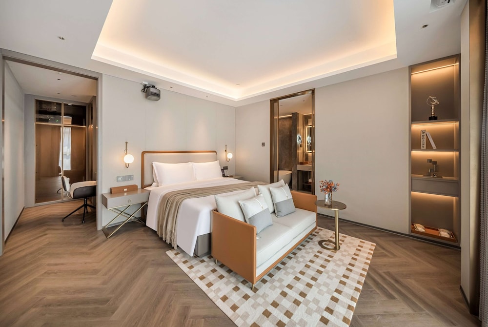 Suite, 1 King Bed, Non Smoking