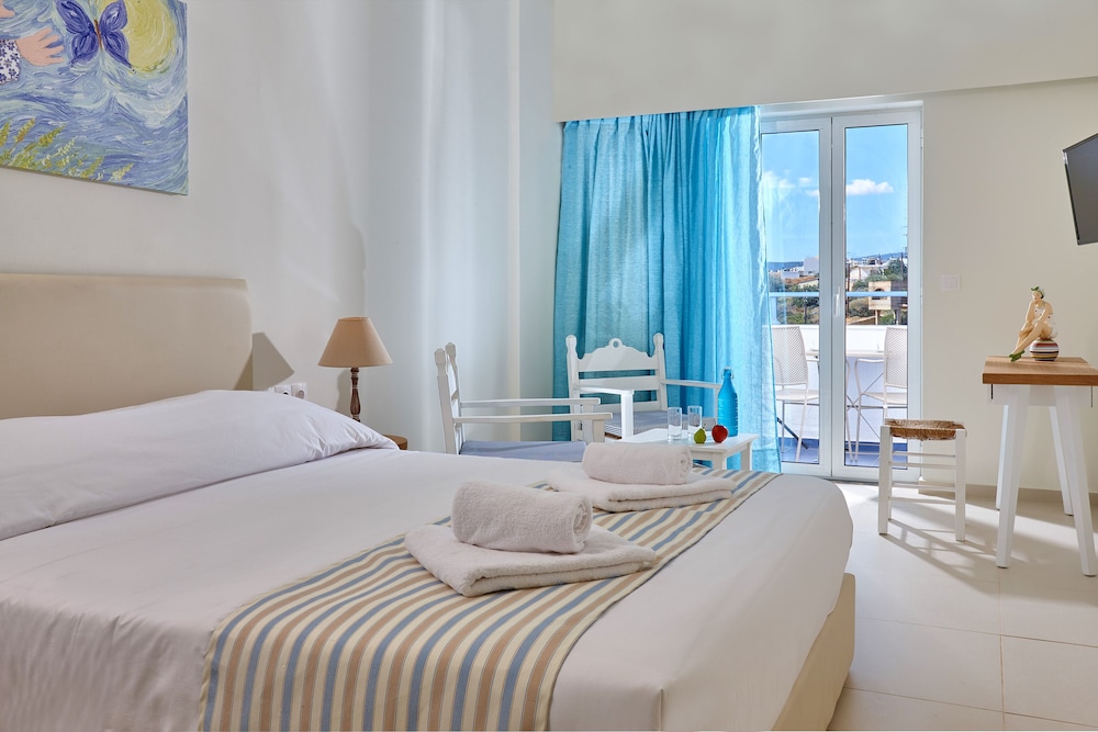 Superior Double or Twin Room, Partial Sea View