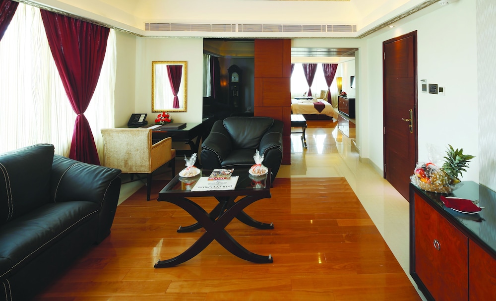 Windsor Suite - Photo 3
