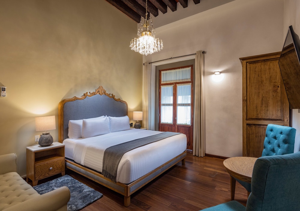Standard Double Room, 1 King Bed, Balcony, City View photo 1