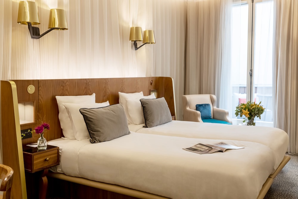 Deluxe Twin Room photo 2