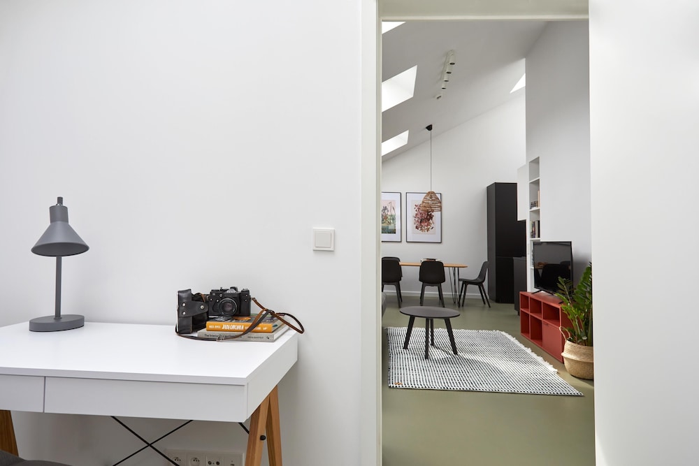 One Bedroom Apartment - Photo 7
