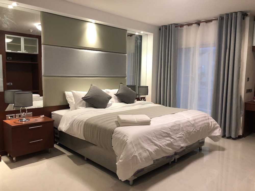 3-Bedroom Apartment (4A) photo 1