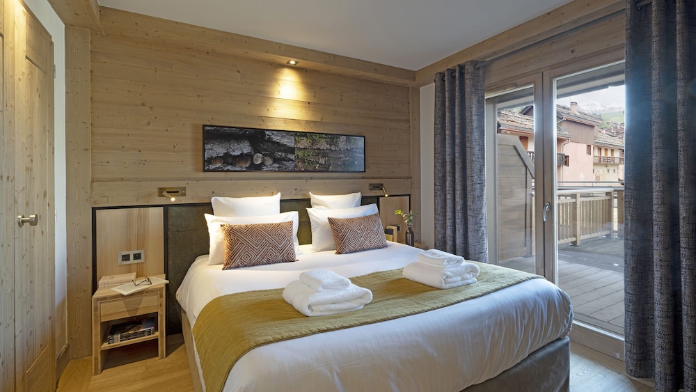 Superior Room, City View