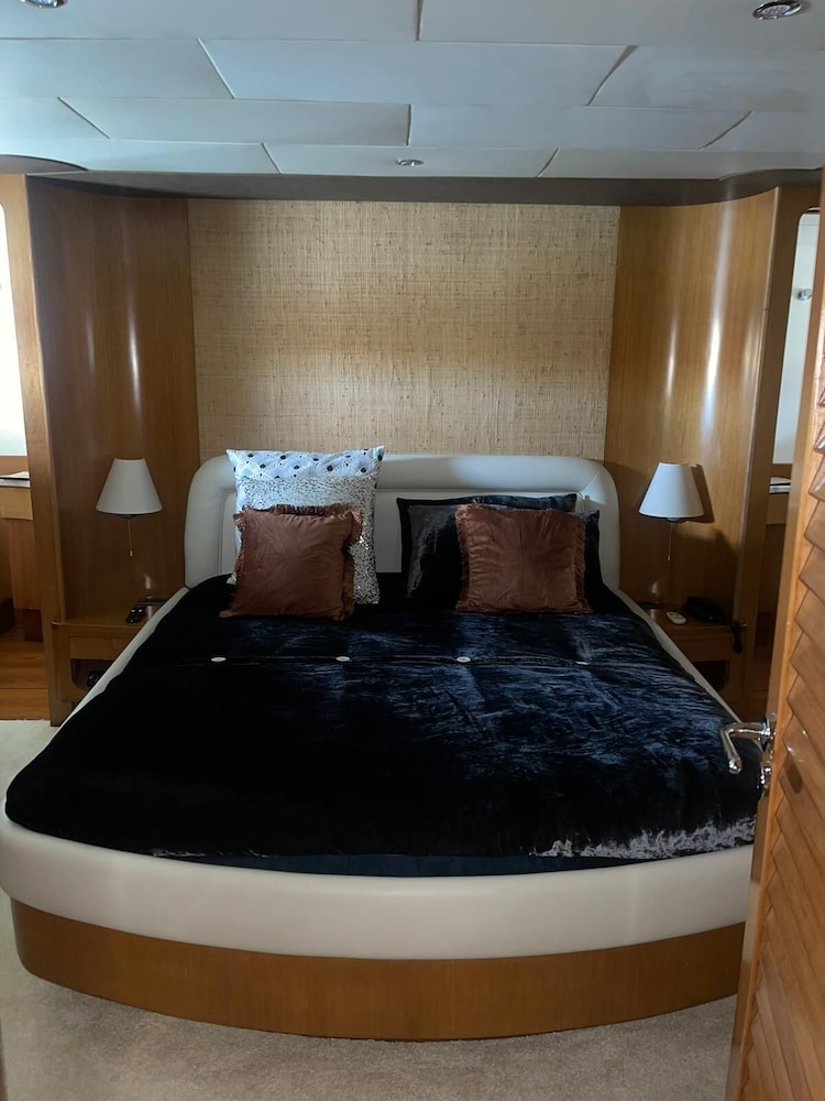 Exclusive Room