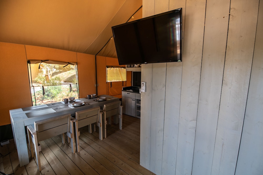 Tent, 2 Bedrooms (4+2) thumbnail 6
