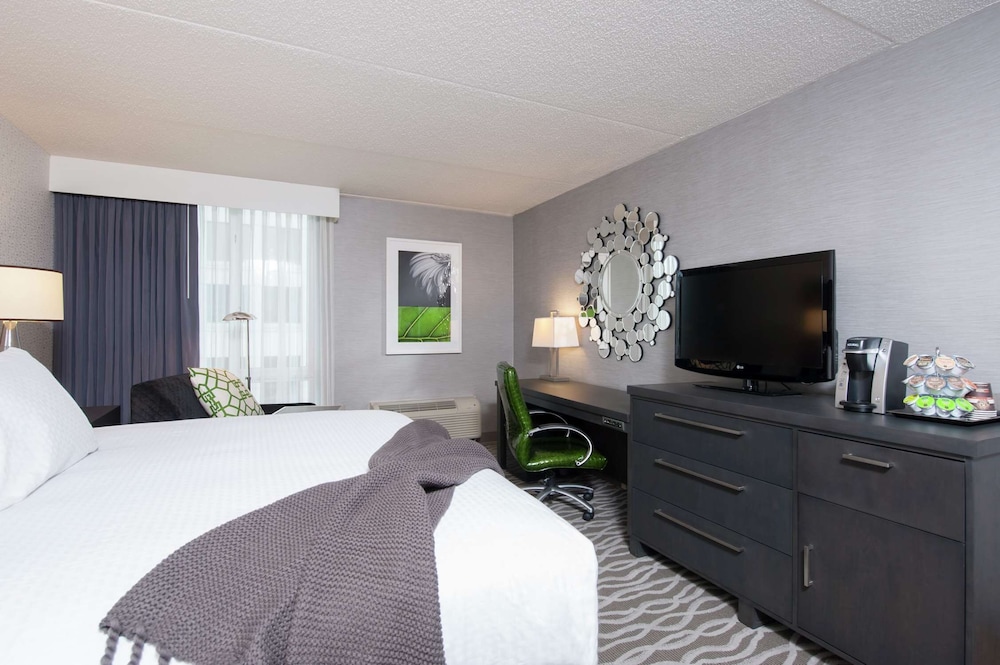 Junior Suite, 1 King Bed - Photo 3