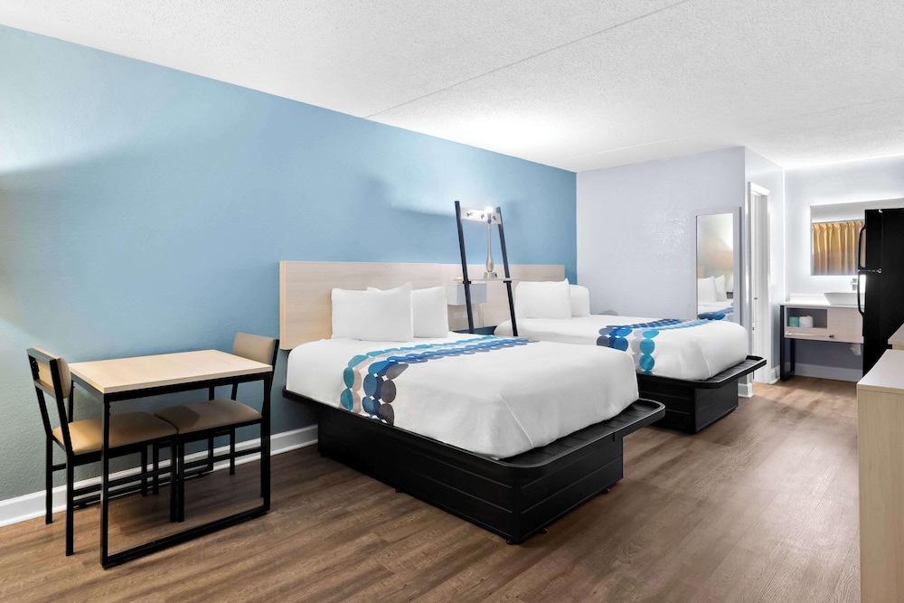 Room, 2 Double Beds, Accessible, Non Smoking photo 2