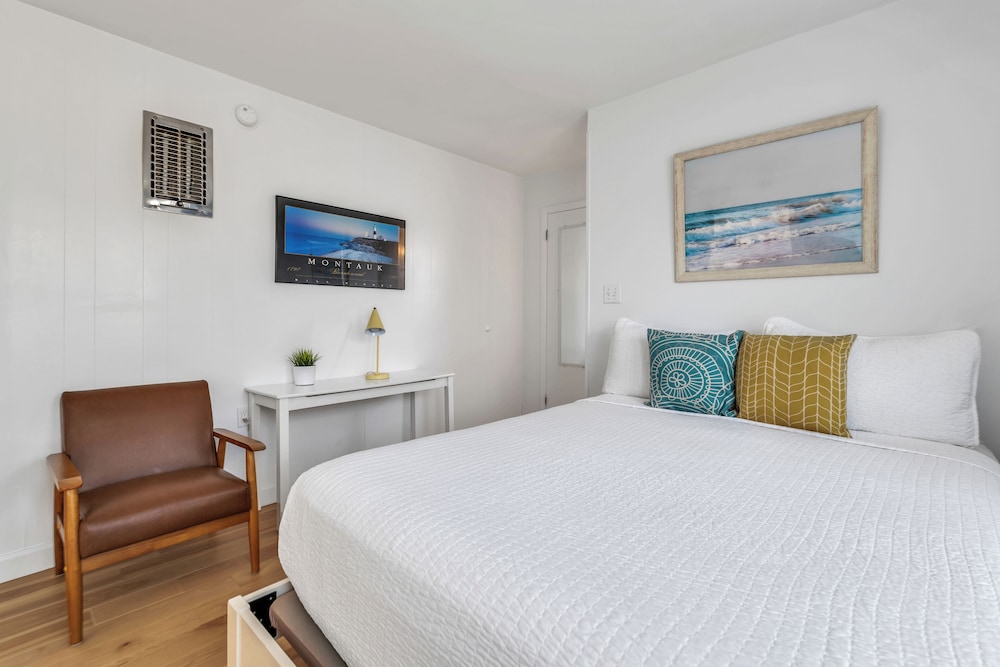 Suite, 1 Queen Bed (with Spa Bath) photo 1