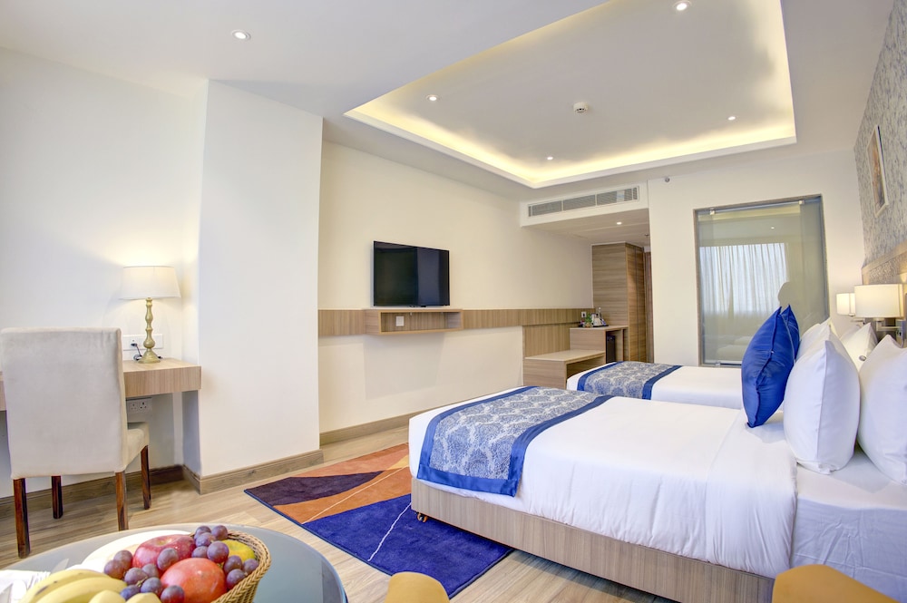 Club Room, City View