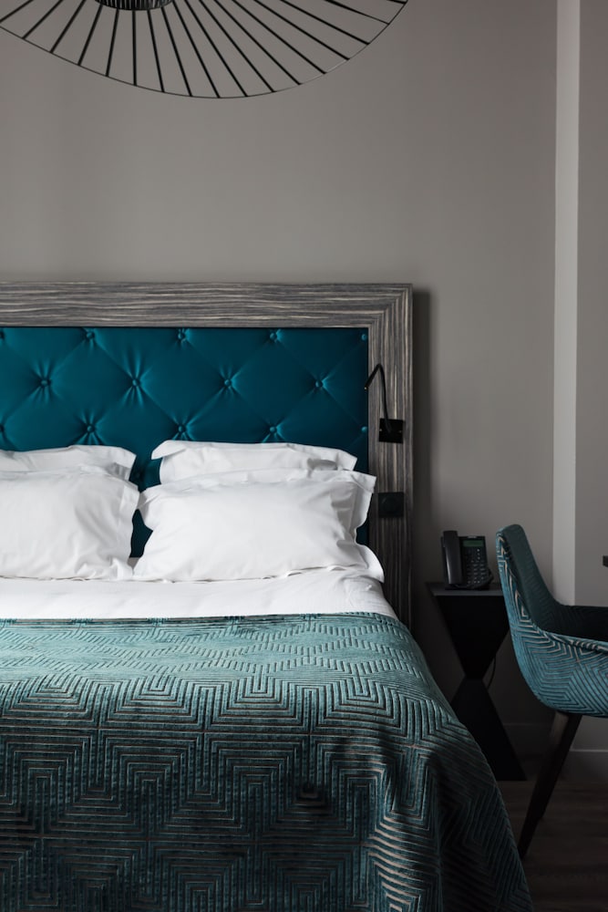 Chambre Double ou avec lits jumeaux (Parenthese) Chambre Double ou avec lits jumeaux (Parenthese)