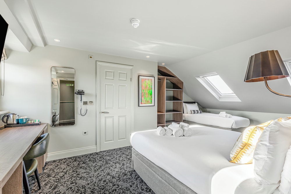 Deluxe Quadruple Room, City View photo 2