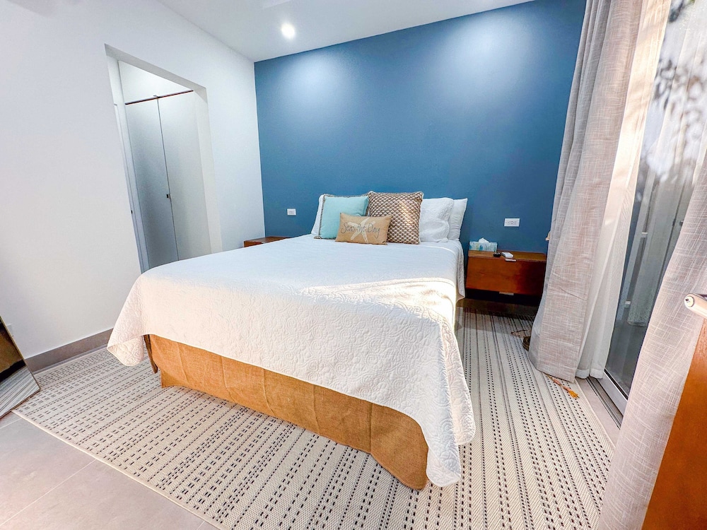 Suite, 2 Bedrooms, Pool View photo 2