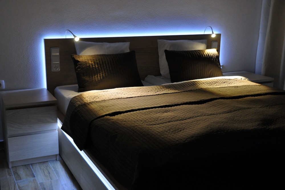 Apartment (3)