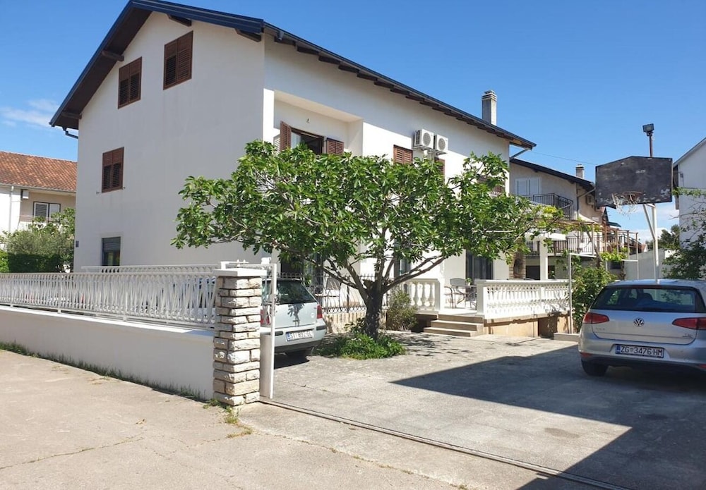Apartment (Voda - Retro - A1(5))