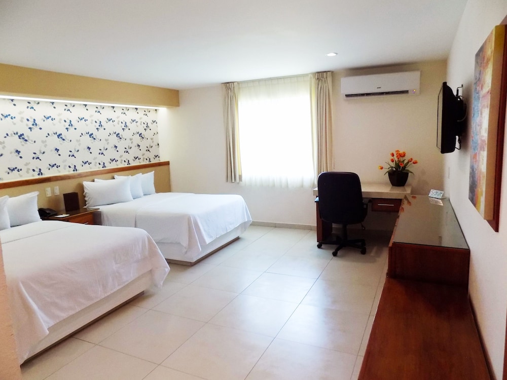 Standard Twin Room - Photo 1