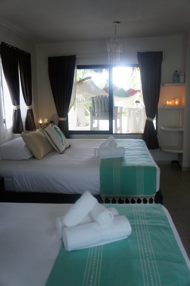 Royal Room, Terrace (2 King Beds) - Photo 8