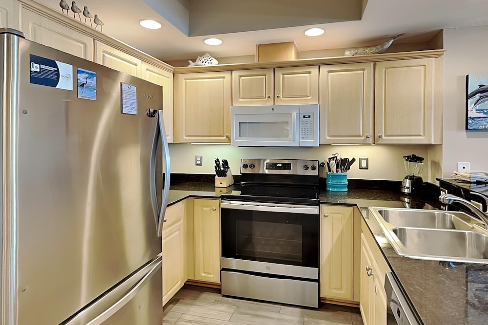 Condo, Multiple Beds, Balcony, Ocean View (#1106 - No Pets) photo 3
